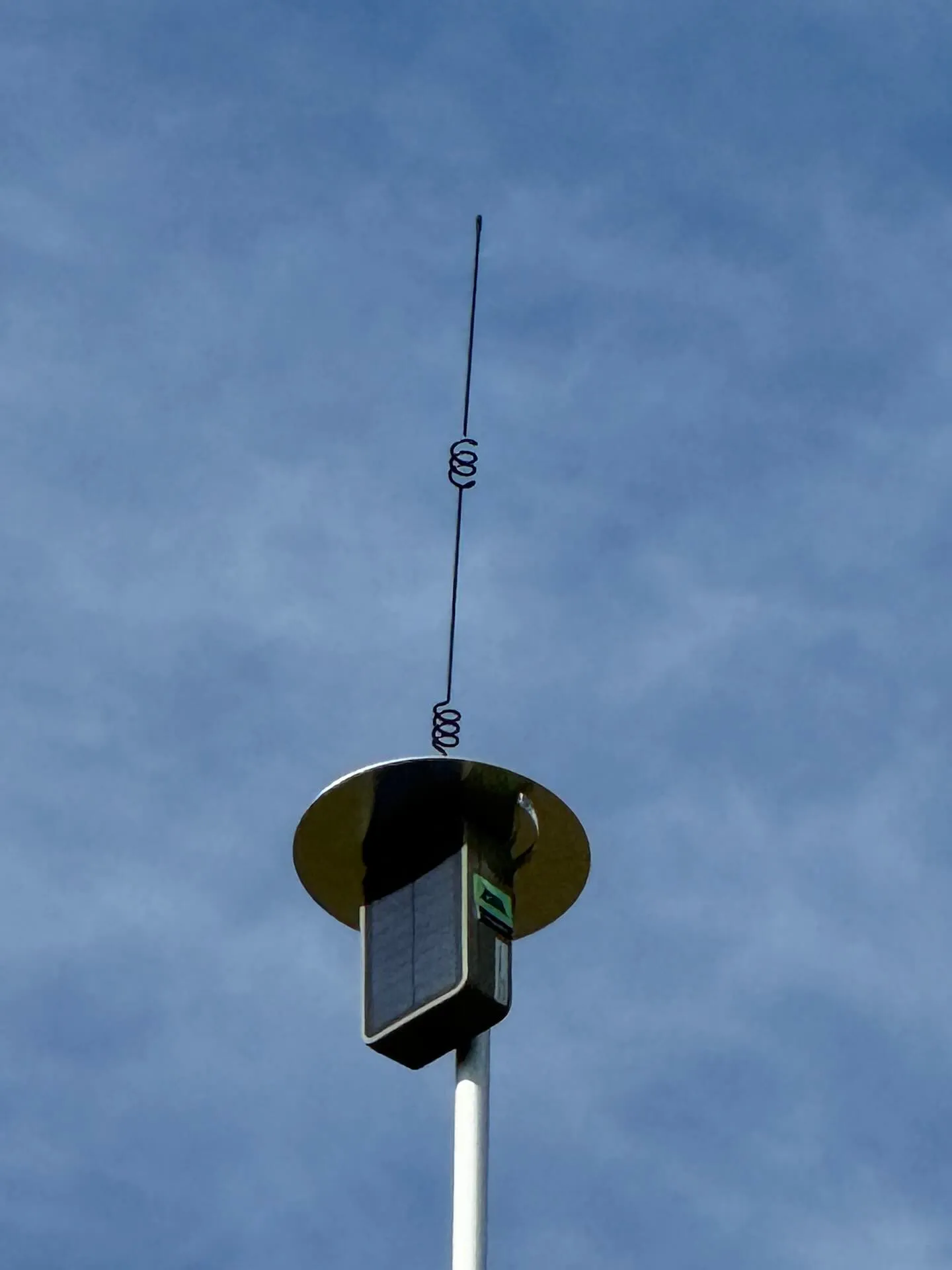 Another angle of the assembled mesh node mounted at the top of the painter's pole mast