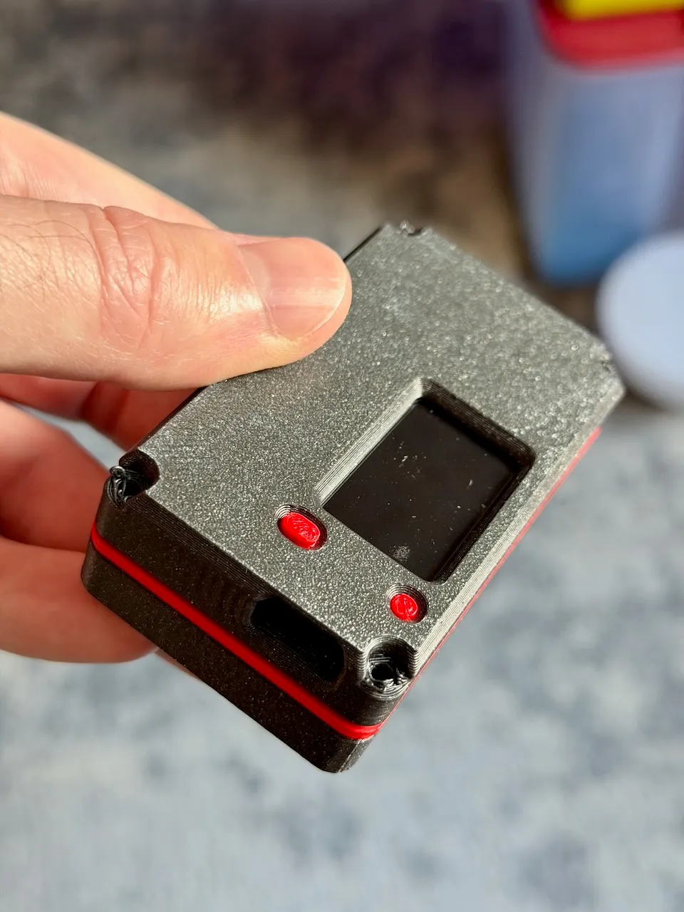 Black / red case front