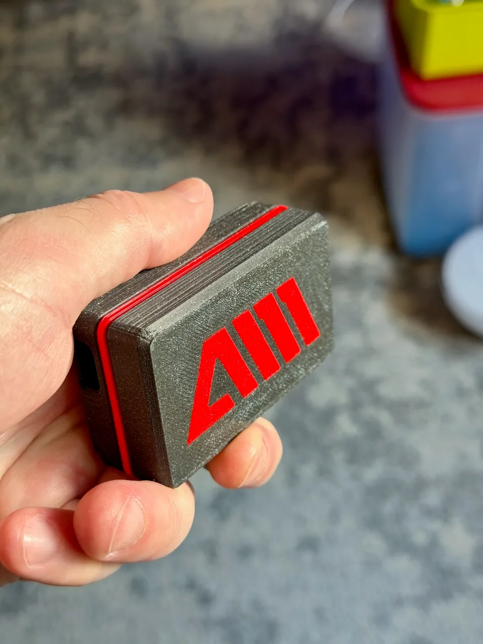 Black / red case back